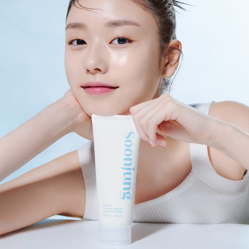 Etude House Soon Jung 5.5 Foam Cleanser ...
